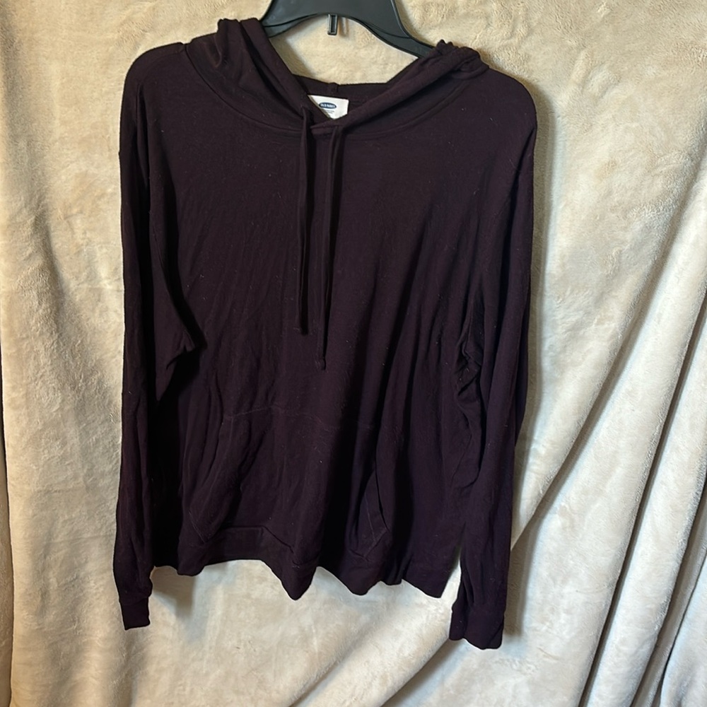 Old navy deep maroon/plum lightweight sweatshirt with hood and pouch. Used.
